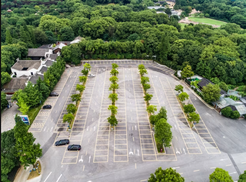 "Mastering Driveway Installation & Maintenance: Professional Training for Contractors"